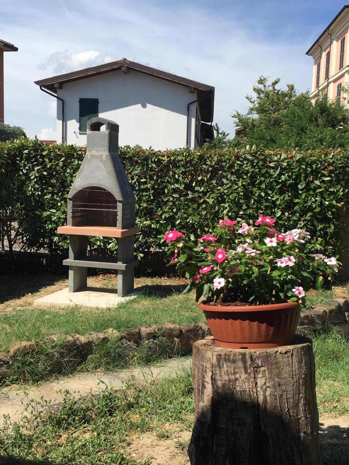 Casa Gatti: Villa Con Giardino Con Accesso Indipendente 里瓦纳扎诺 外观 照片